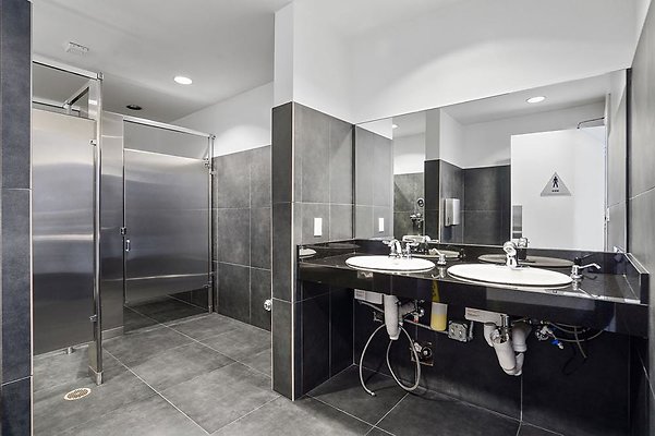 KL 21326-WoodlandHills-015