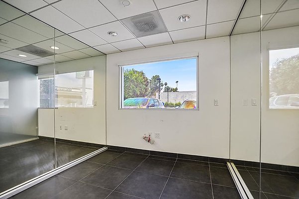 KL 21326-WoodlandHills-021