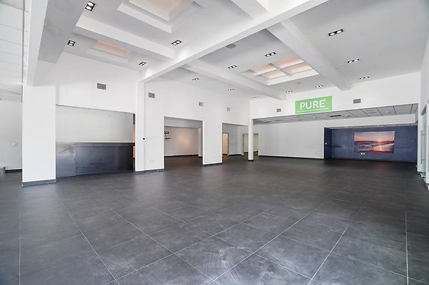 KL 21326-WoodlandHills-011