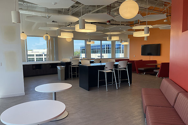 620Suite21215bldg0036