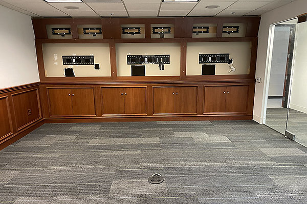 21860SBurbank300ste0040