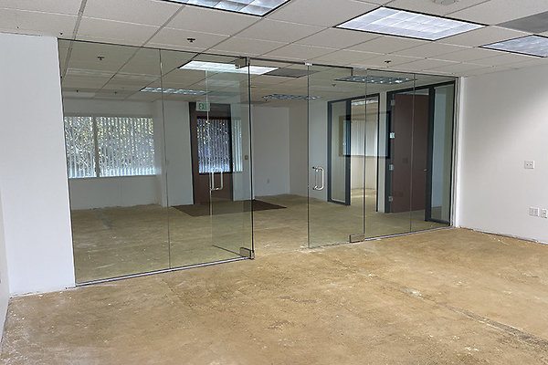 21860Burbank365ste0004