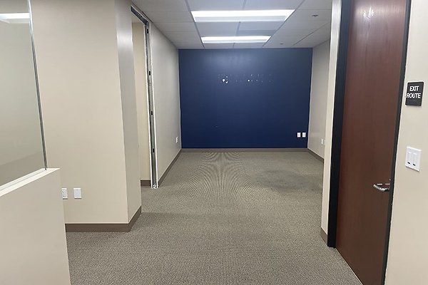 21820Burbank202SSte0001