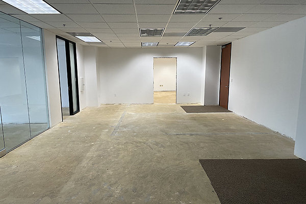 21860Burbank365ste0002