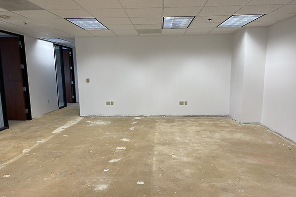 21860Burbank365ste0016