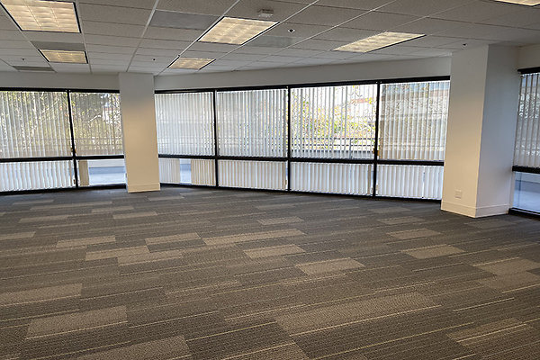 21860SBurbank300ste0028