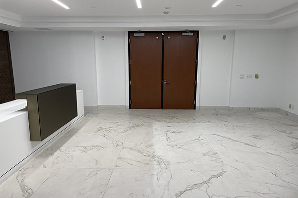 21860SBurbank300ste0002