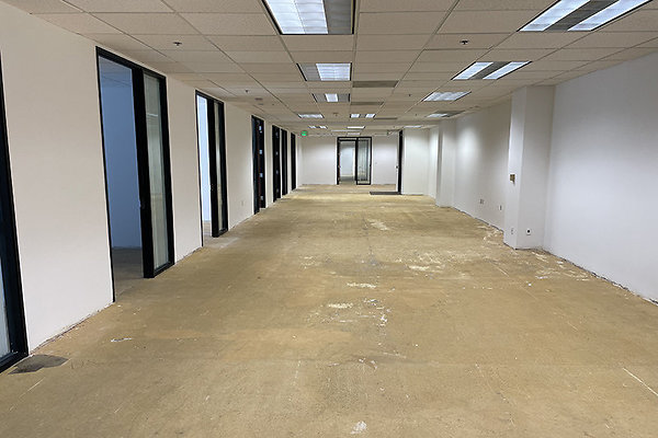 21860Burbank365ste0006