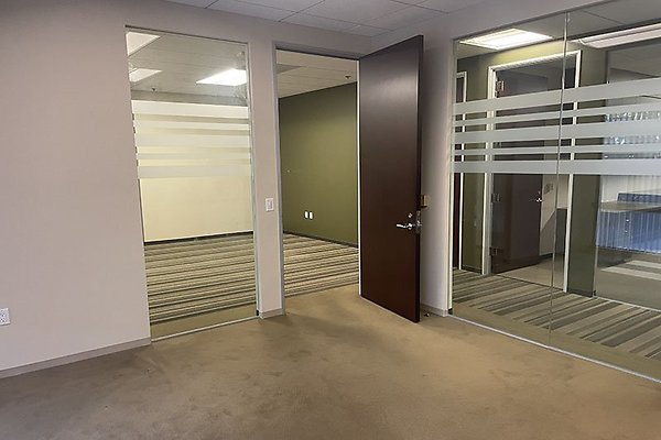 21860Burbank120SSte0037