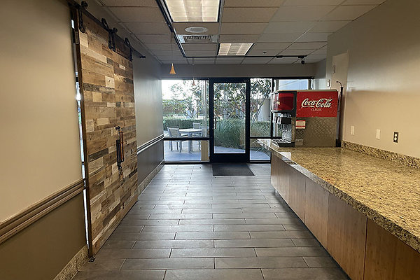 21820Burbank110SSte0003