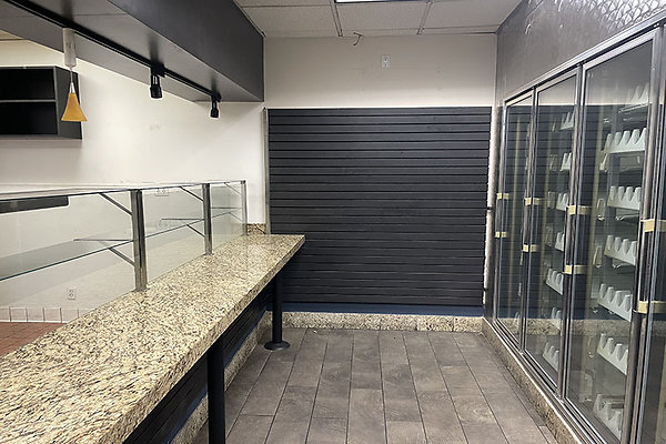 21820Burbank110SSte0004