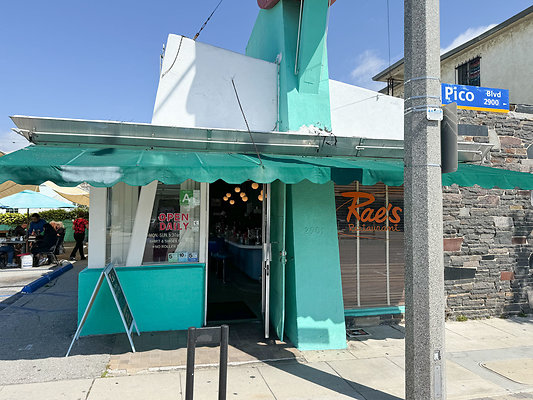 Rae&apos;s Restaurant SM