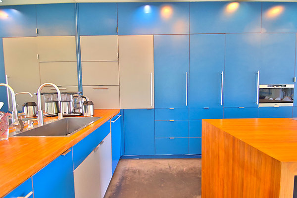 UNIVERSAL-CW127-VEN-73 UNIVERSAL-CW127-VEN-73