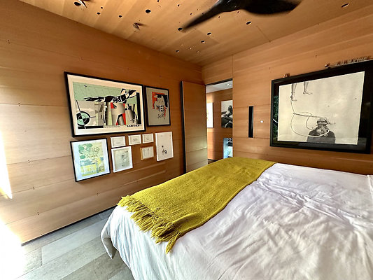 UNIVERSAL-CW145-CHV-147