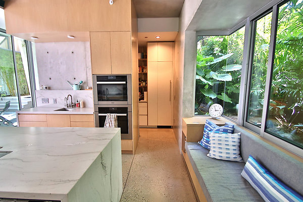 UNIVERSAL-CW043-VEN-46