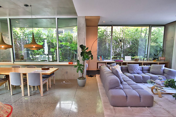 UNIVERSAL-CW043-VEN-17