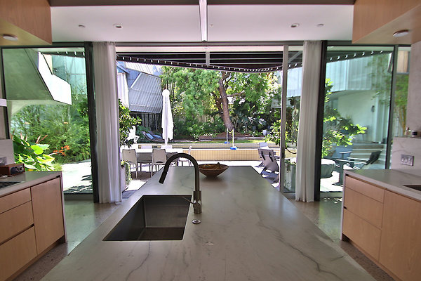 UNIVERSAL-CW043-VEN-53