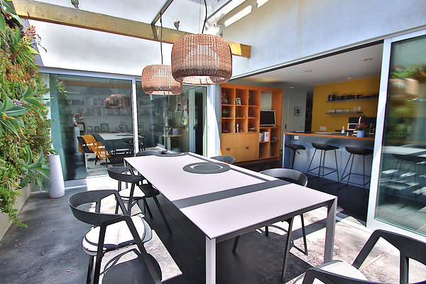 UNIVERSAL-CW042-VEN-81