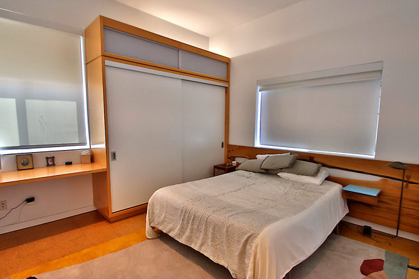 UNIVERSAL-CW042-VEN-116