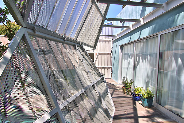 UNIVERSAL-CW042-VEN-131 UNIVERSAL-CW042-VEN-131