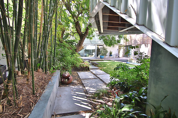 UNIVERSAL-CW042-VEN-11