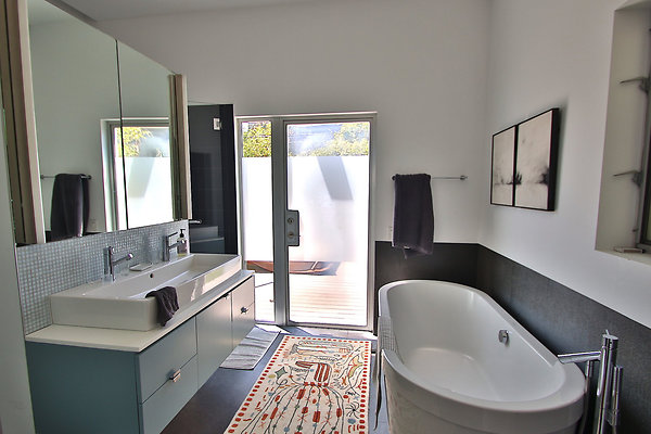 UNIVERSAL-CW042-VEN-112