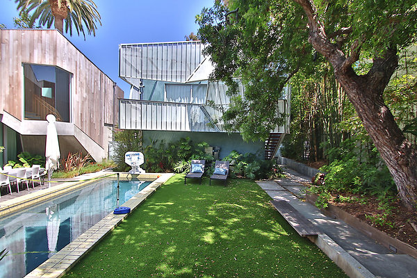 UNIVERSAL-CW042-VEN-124 UNIVERSAL-CW042-VEN-124