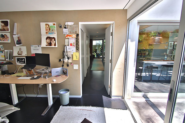 UNIVERSAL-CW042-VEN-89