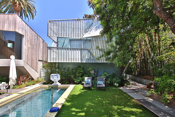 UNIVERSAL-CW042-VEN-27