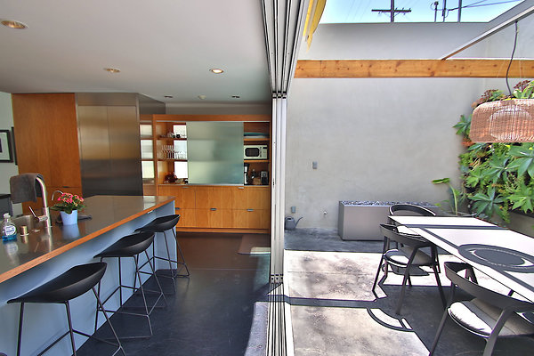 UNIVERSAL-CW042-VEN-76