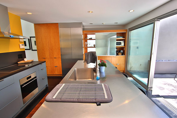 UNIVERSAL-CW042-VEN-84