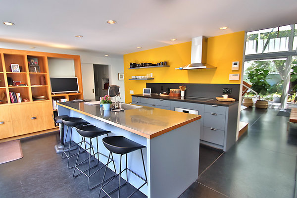 UNIVERSAL-CW042-VEN-69