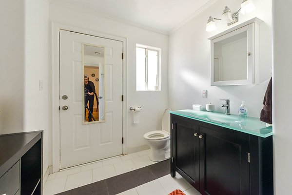 UNIVERSAL-A927-Tarzana-82 UNIVERSAL-A927-Tarzana-82