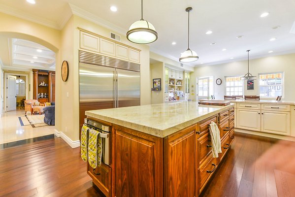 UNIVERSAL-A927-Tarzana-32