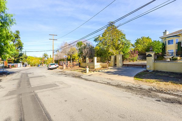 UNIVERSAL-A927-Tarzana-99 UNIVERSAL-A927-Tarzana-99