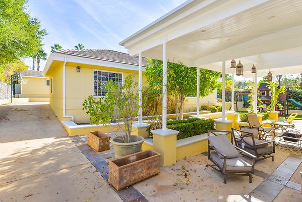 UNIVERSAL-A927-Tarzana-71 UNIVERSAL-A927-Tarzana-71