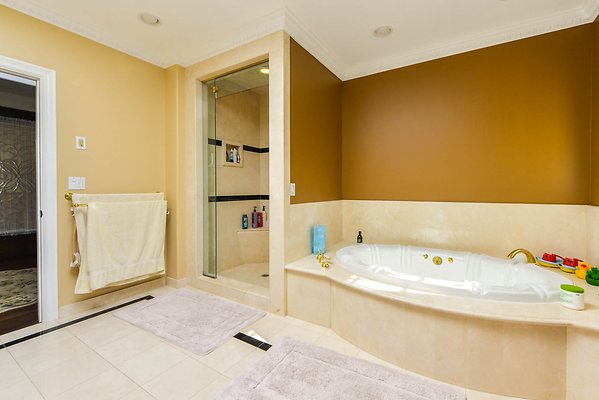 UNIVERSAL-A927-Tarzana-44