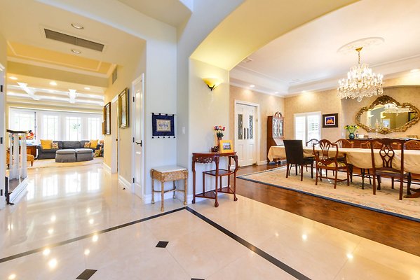 UNIVERSAL-A927-Tarzana-18