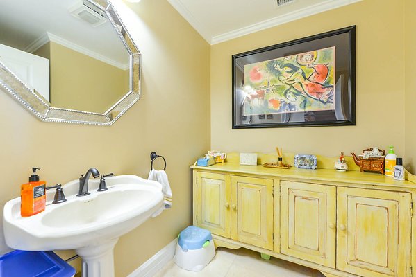 UNIVERSAL-A927-Tarzana-21