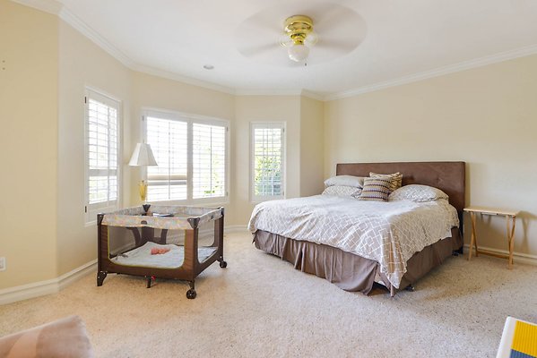 UNIVERSAL-A927-Tarzana-62 UNIVERSAL-A927-Tarzana-62