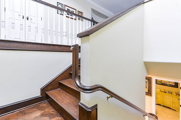 UNIVERSAL-A927-Tarzana-37