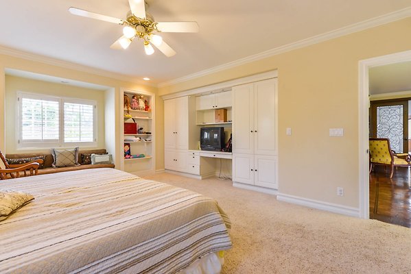 UNIVERSAL-A927-Tarzana-53