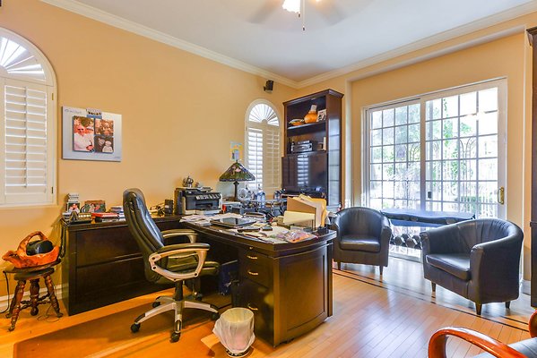 UNIVERSAL-A927-Tarzana-26