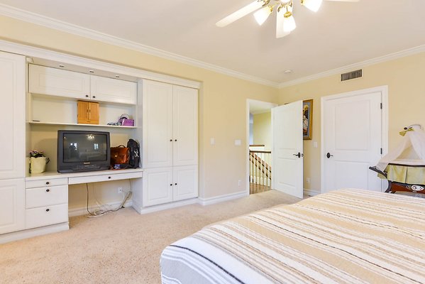 UNIVERSAL-A927-Tarzana-54