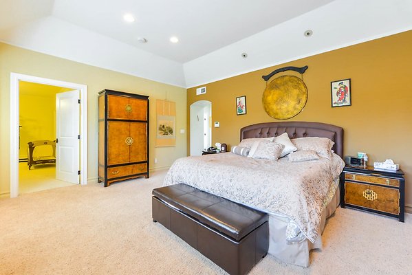 UNIVERSAL-A927-Tarzana-48