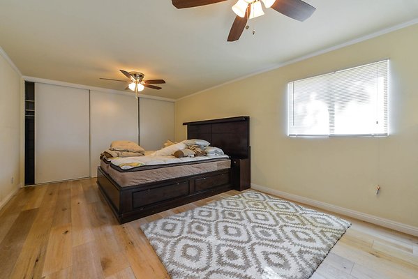 UNIVERSAL-A927-Tarzana-80 UNIVERSAL-A927-Tarzana-80