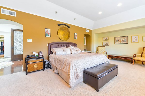 UNIVERSAL-A927-Tarzana-47