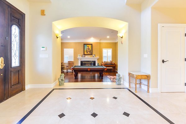 UNIVERSAL-A927-Tarzana-7