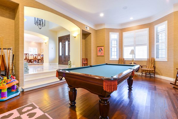 UNIVERSAL-A927-Tarzana-11