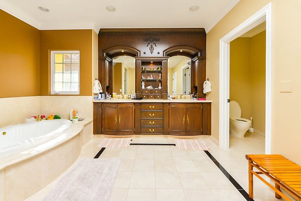 UNIVERSAL-A927-Tarzana-43